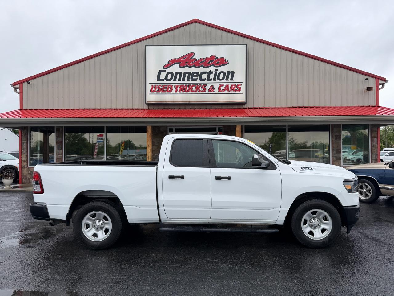 RAM 1500 2WD Quad Cab 140.5" Tradesman 2024