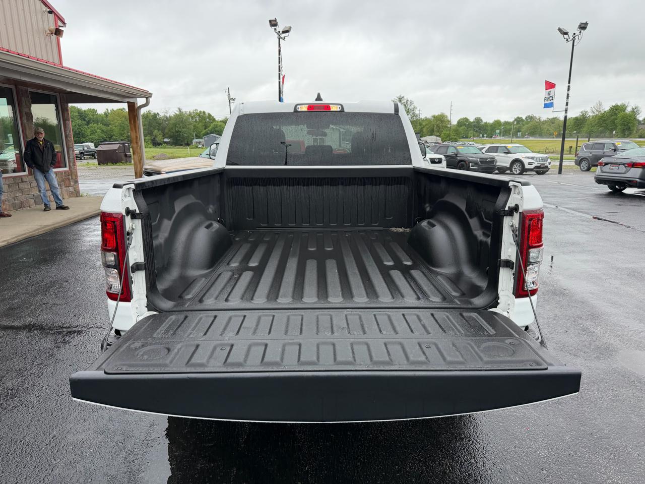 RAM 1500 2WD Quad Cab 140.5" Tradesman 2024
