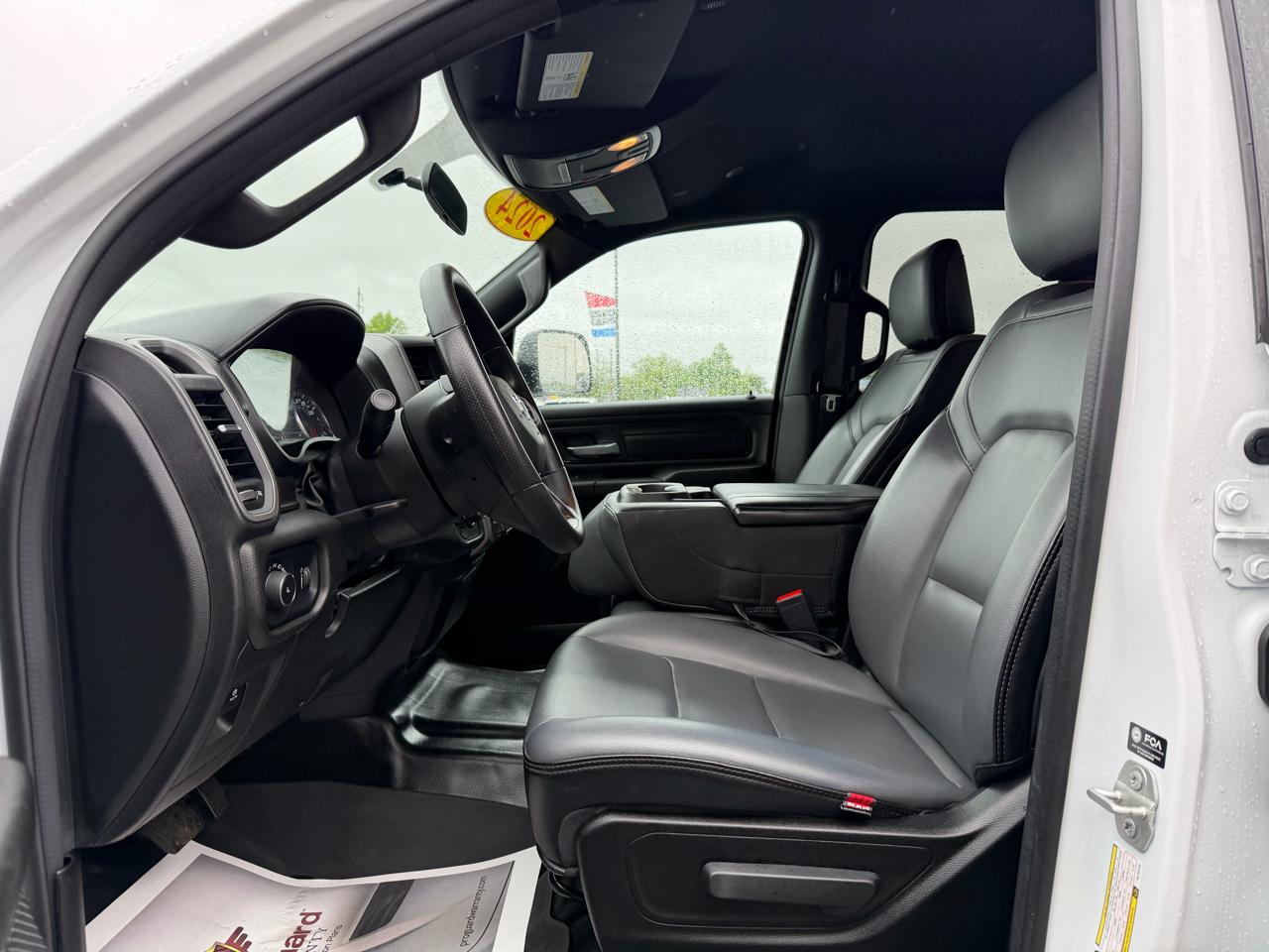 RAM 1500 2WD Quad Cab 140.5" Tradesman 2024