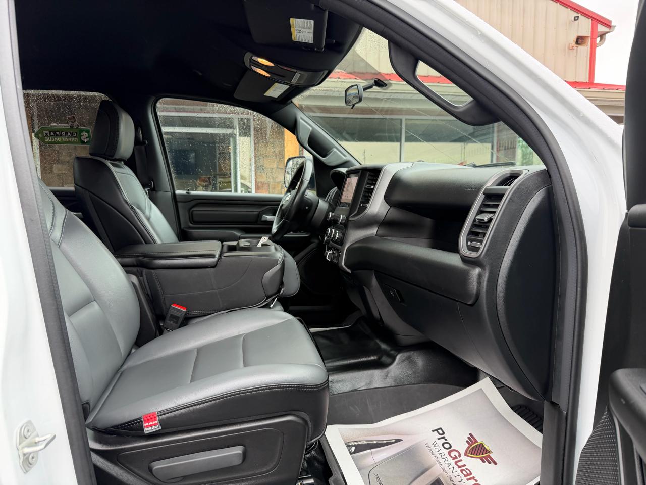 RAM 1500 2WD Quad Cab 140.5" Tradesman 2024