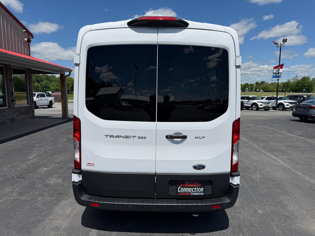Ford Transit Passenger Wagon T-350 148" Med Roof XLT RWD 2023