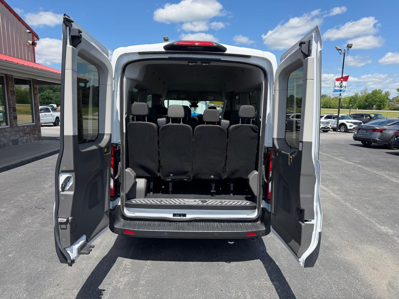 Ford Transit Passenger Wagon T-350 148" Med Roof XLT RWD 2023