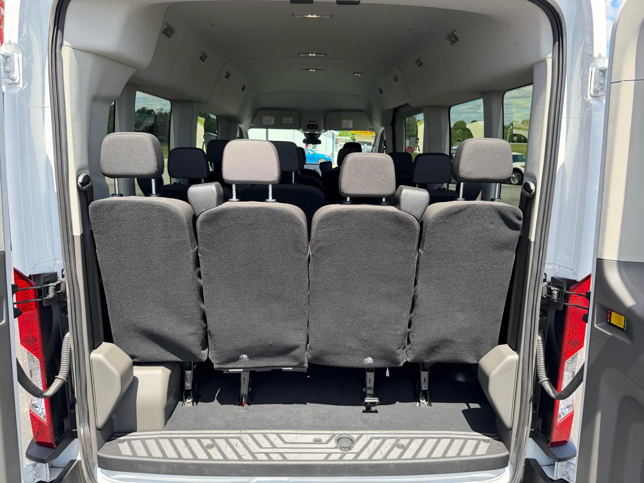 Ford Transit Passenger Wagon T-350 148" Med Roof XLT RWD 2023
