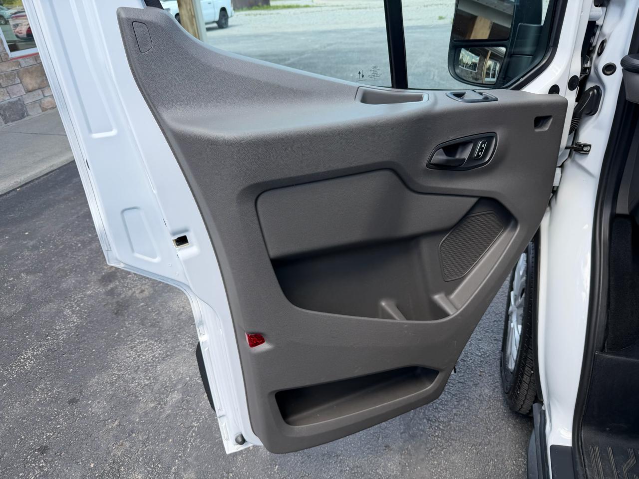 Ford Transit Passenger Wagon T-350 148" Med Roof XLT RWD 2023
