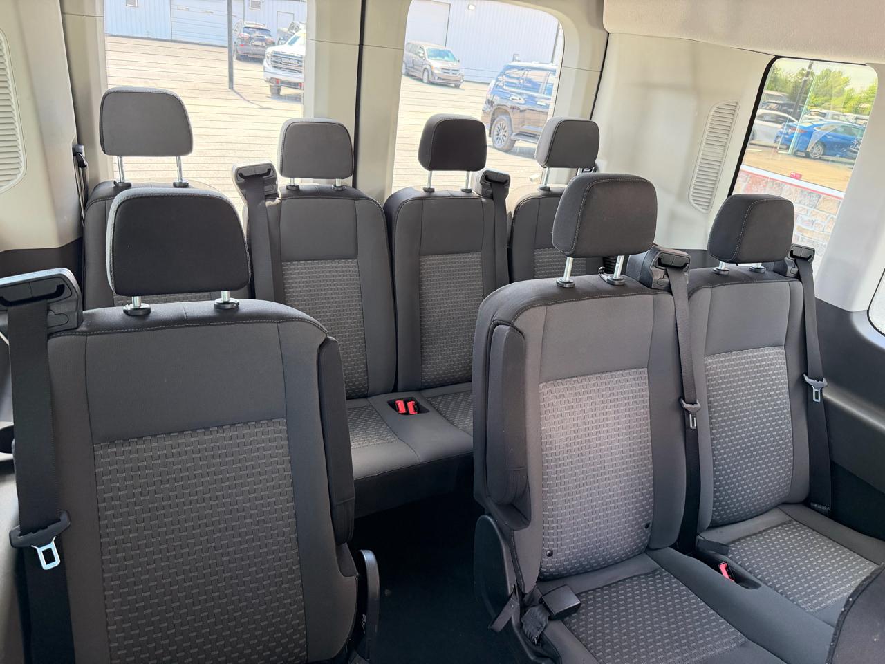 Ford Transit Passenger Wagon T-350 148" Med Roof XLT RWD 2023