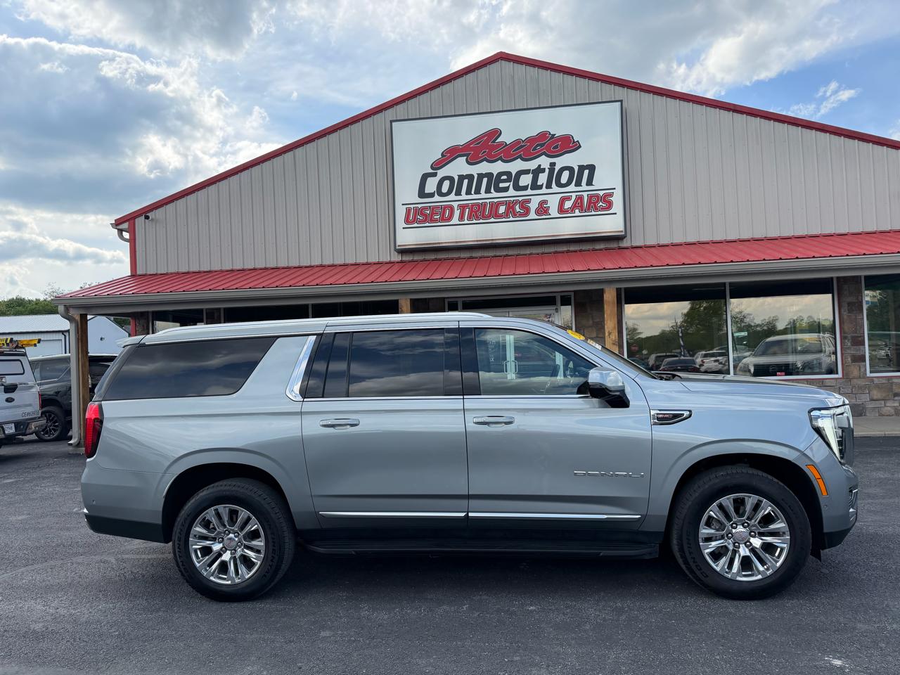 GMC Yukon XL 4WD 4dr Denali 2025