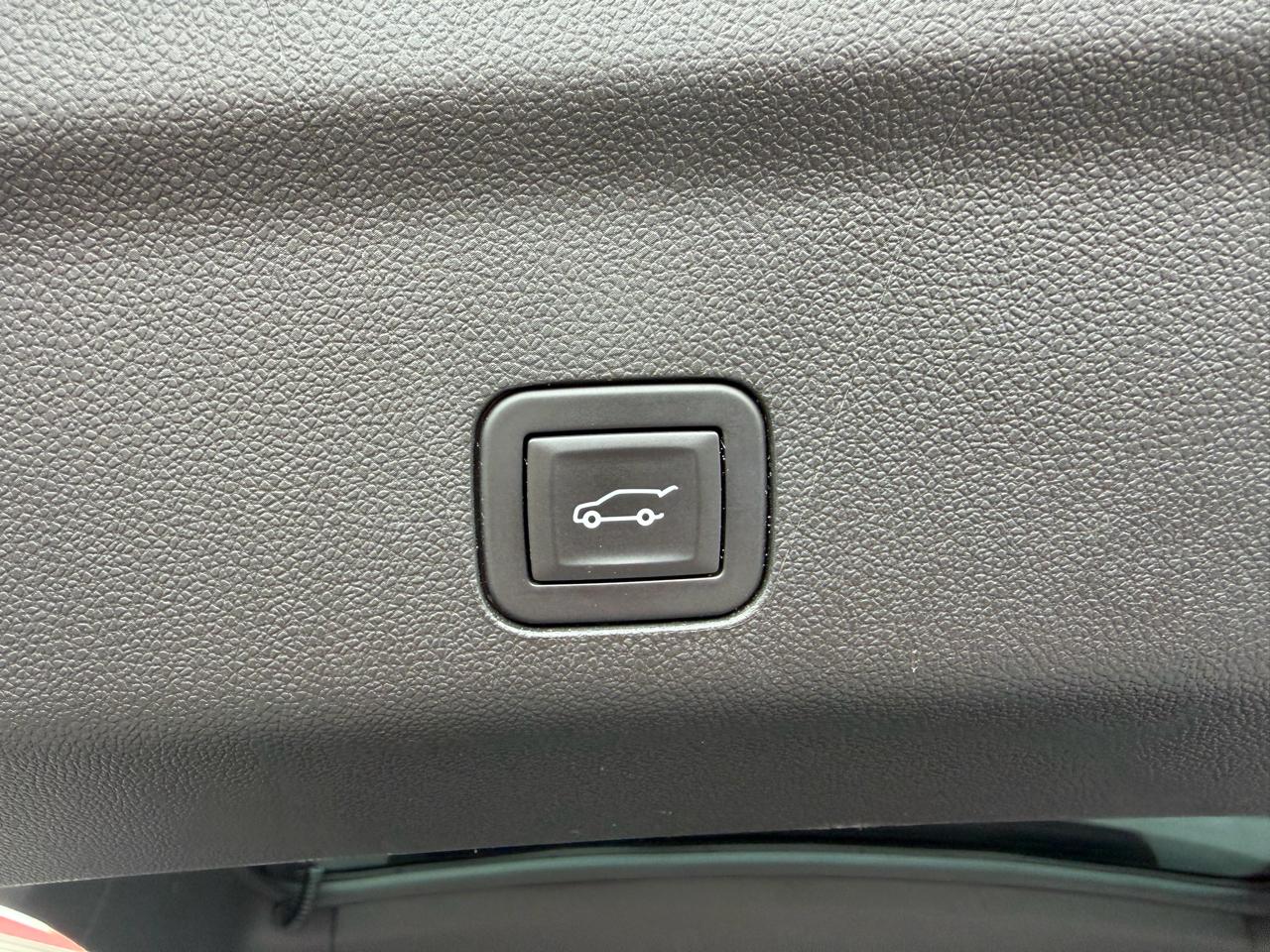 GMC Yukon XL 4WD 4dr Denali 2025