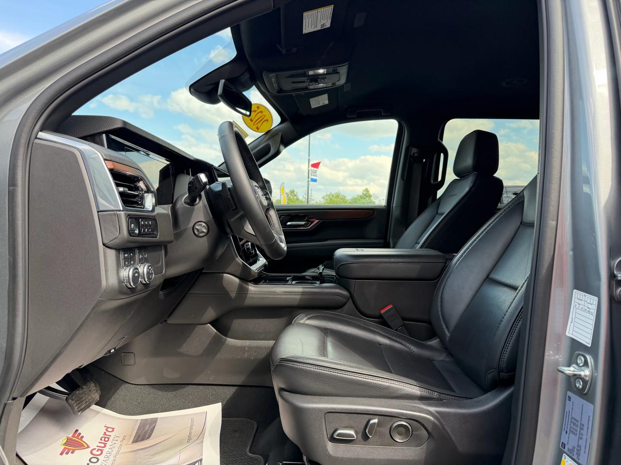 GMC Yukon XL 4WD 4dr Denali 2025