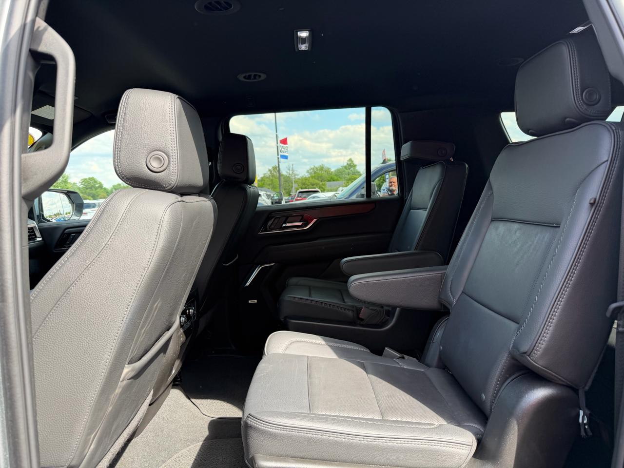 GMC Yukon XL 4WD 4dr Denali 2025