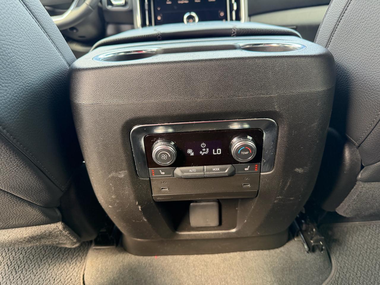 GMC Yukon XL 4WD 4dr Denali 2025