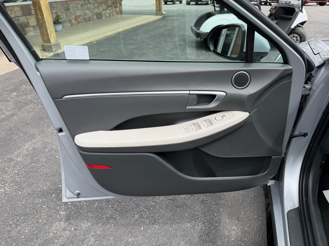 Hyundai Sonata SEL FWD 2025