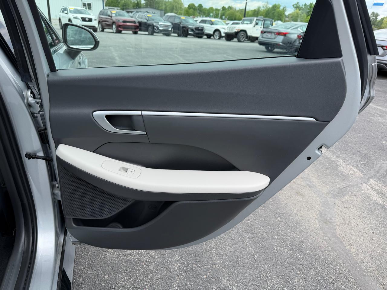 Hyundai Sonata SEL FWD 2025