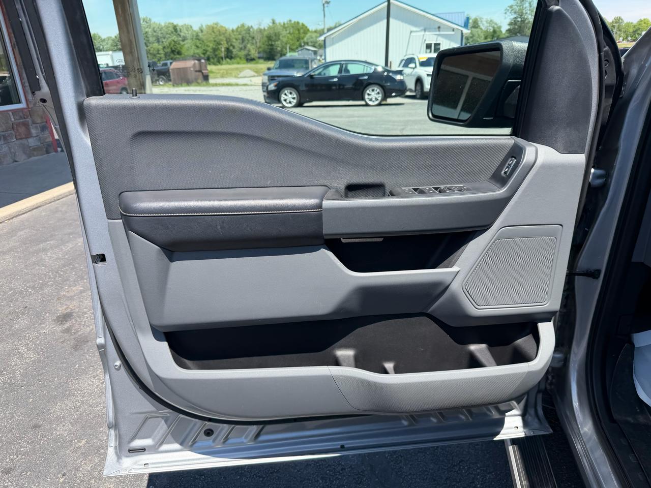 Ford F-150 4WD SuperCrew 145" XLT 2021