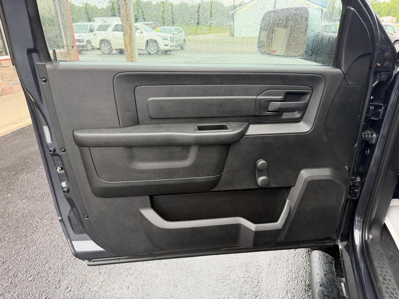 RAM 1500 Classic Tradesman 4x4 Reg Cab 8' Box 2019