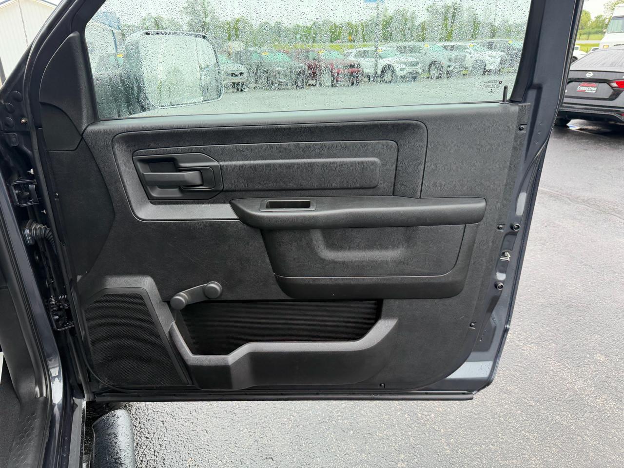 RAM 1500 Classic Tradesman 4x4 Reg Cab 8' Box 2019