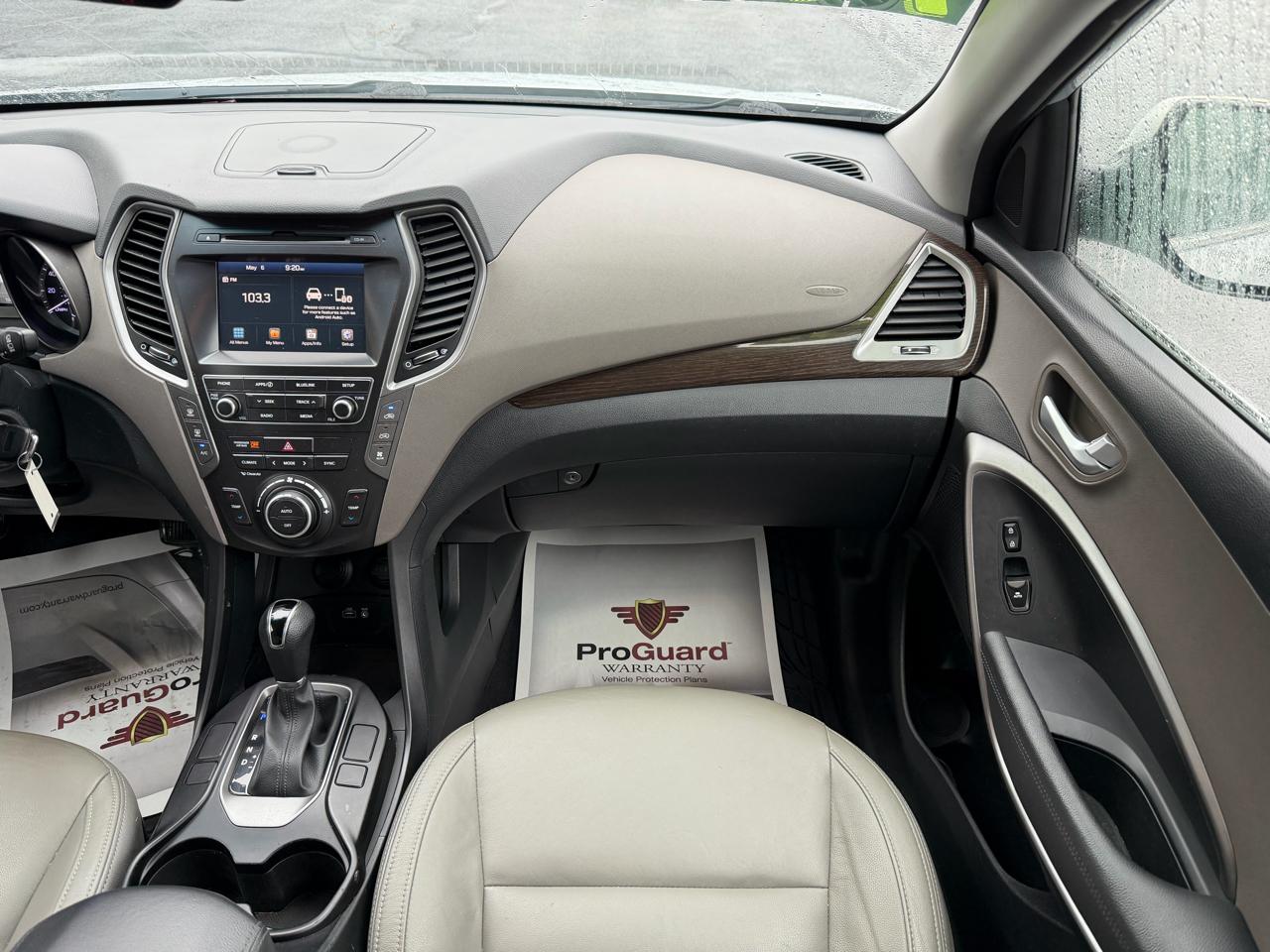 Hyundai Santa Fe SE 3.3L Auto AWD 2017