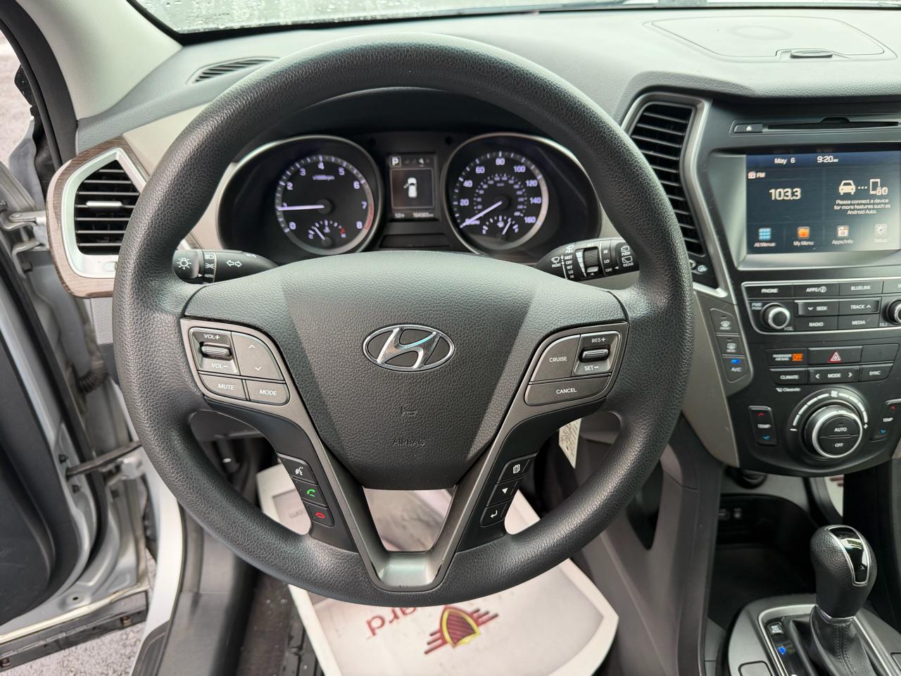 Hyundai Santa Fe SE 3.3L Auto AWD 2017