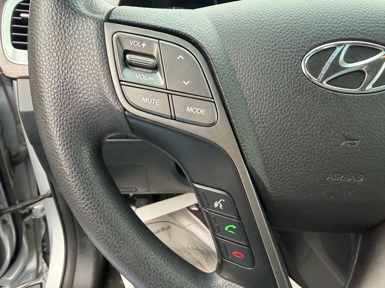 Hyundai Santa Fe SE 3.3L Auto AWD 2017