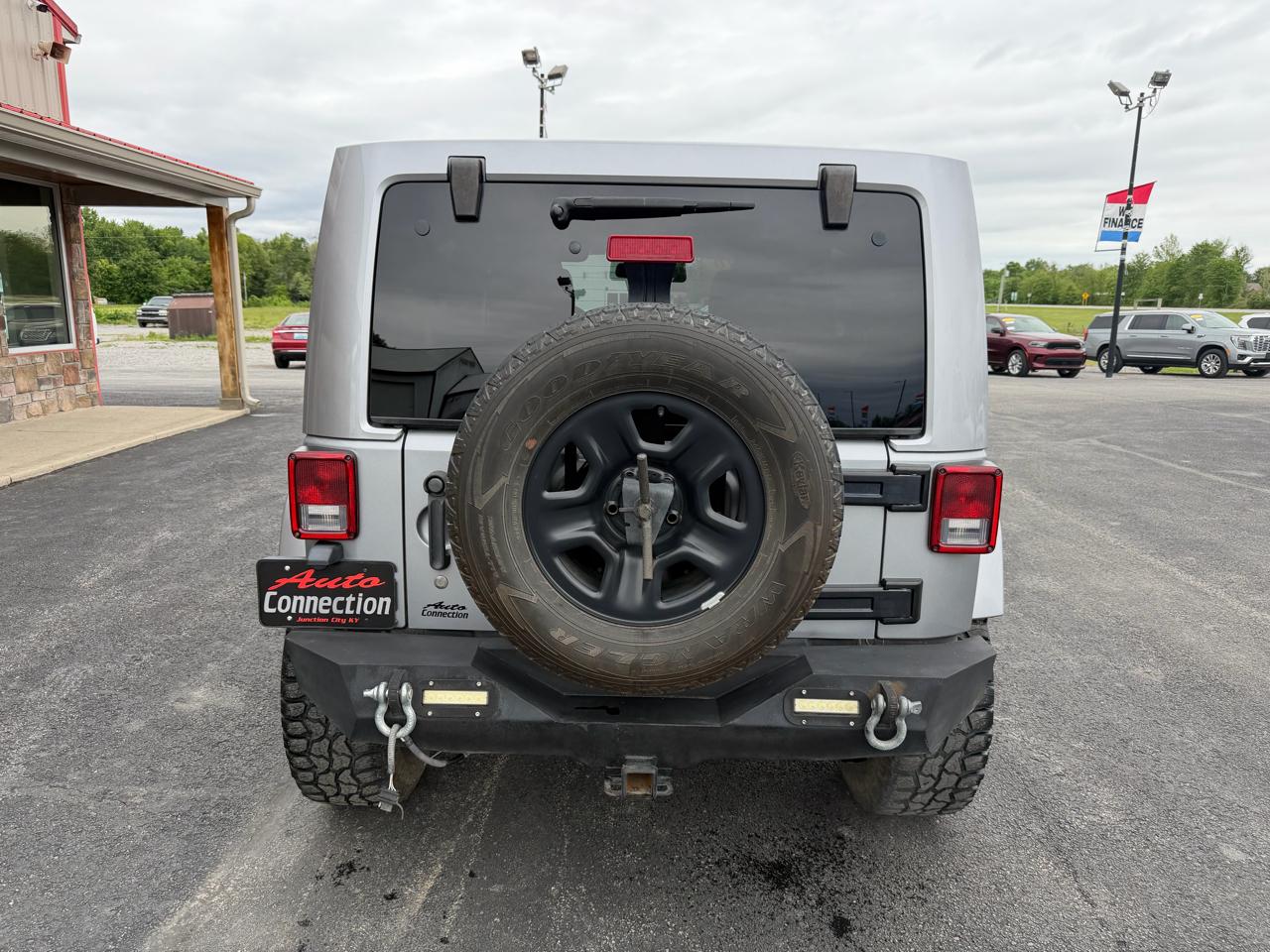 Jeep Wrangler Unlimited 4WD 4dr Sahara 2016