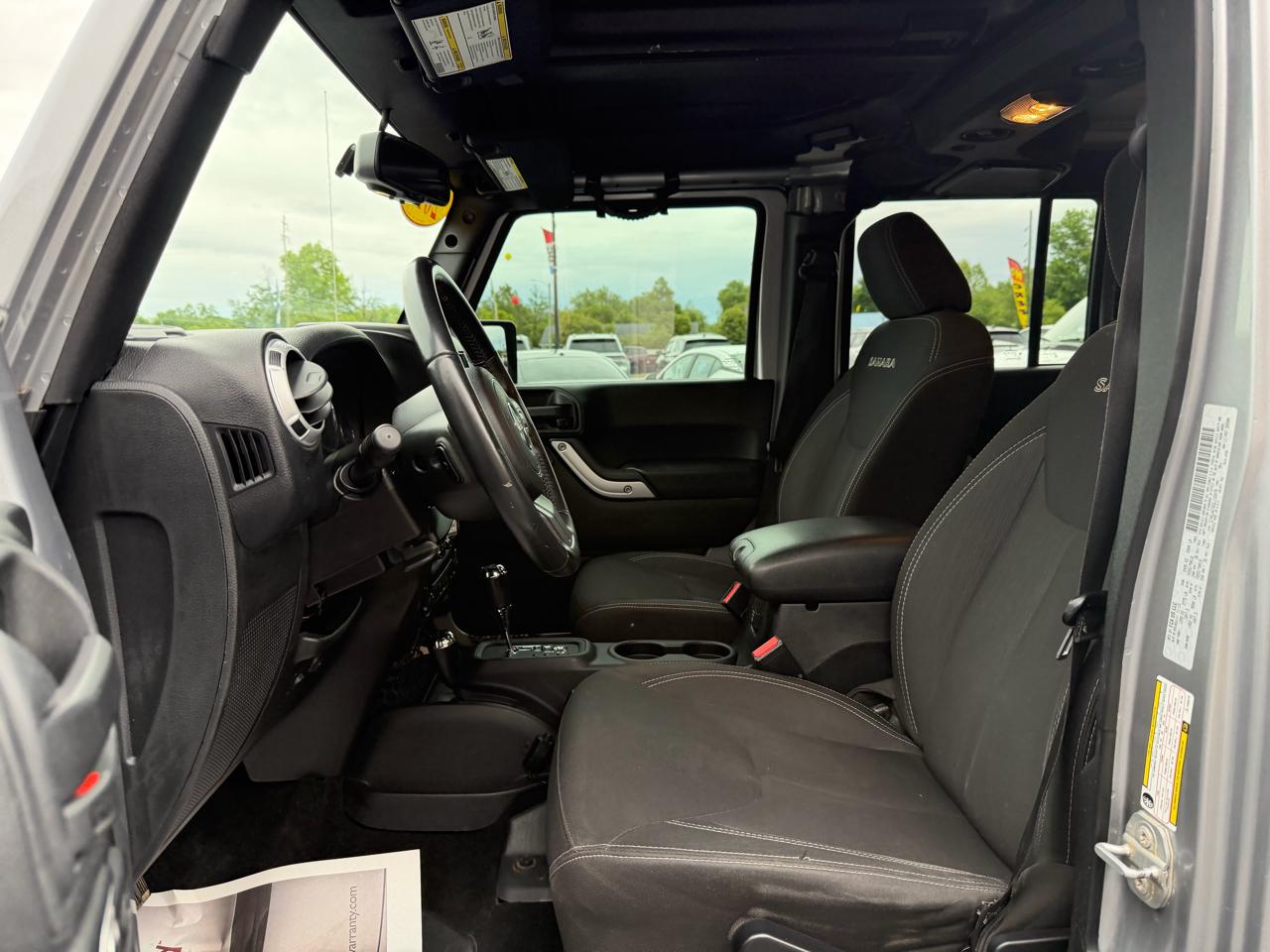 Jeep Wrangler Unlimited 4WD 4dr Sahara 2016
