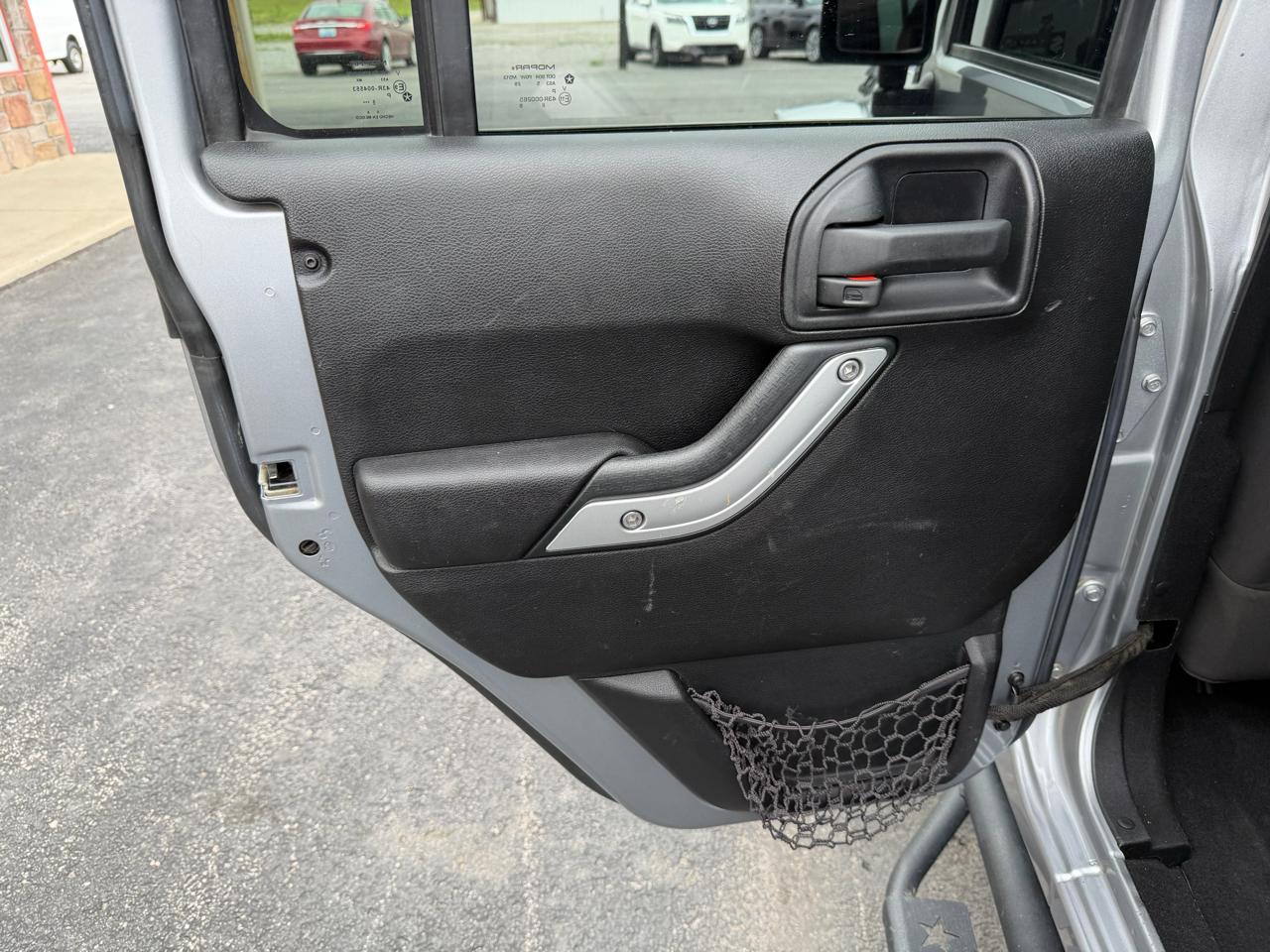 Jeep Wrangler Unlimited 4WD 4dr Sahara 2016