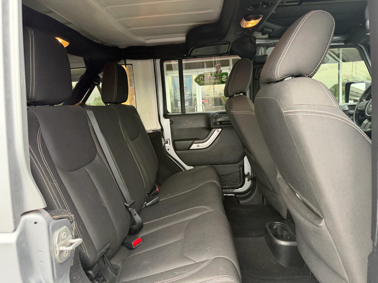 Jeep Wrangler Unlimited 4WD 4dr Sahara 2016