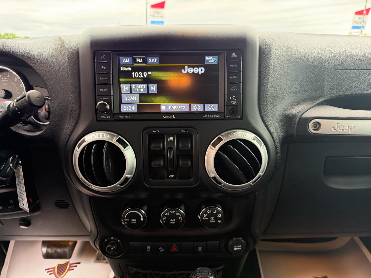 Jeep Wrangler Unlimited 4WD 4dr Sahara 2016