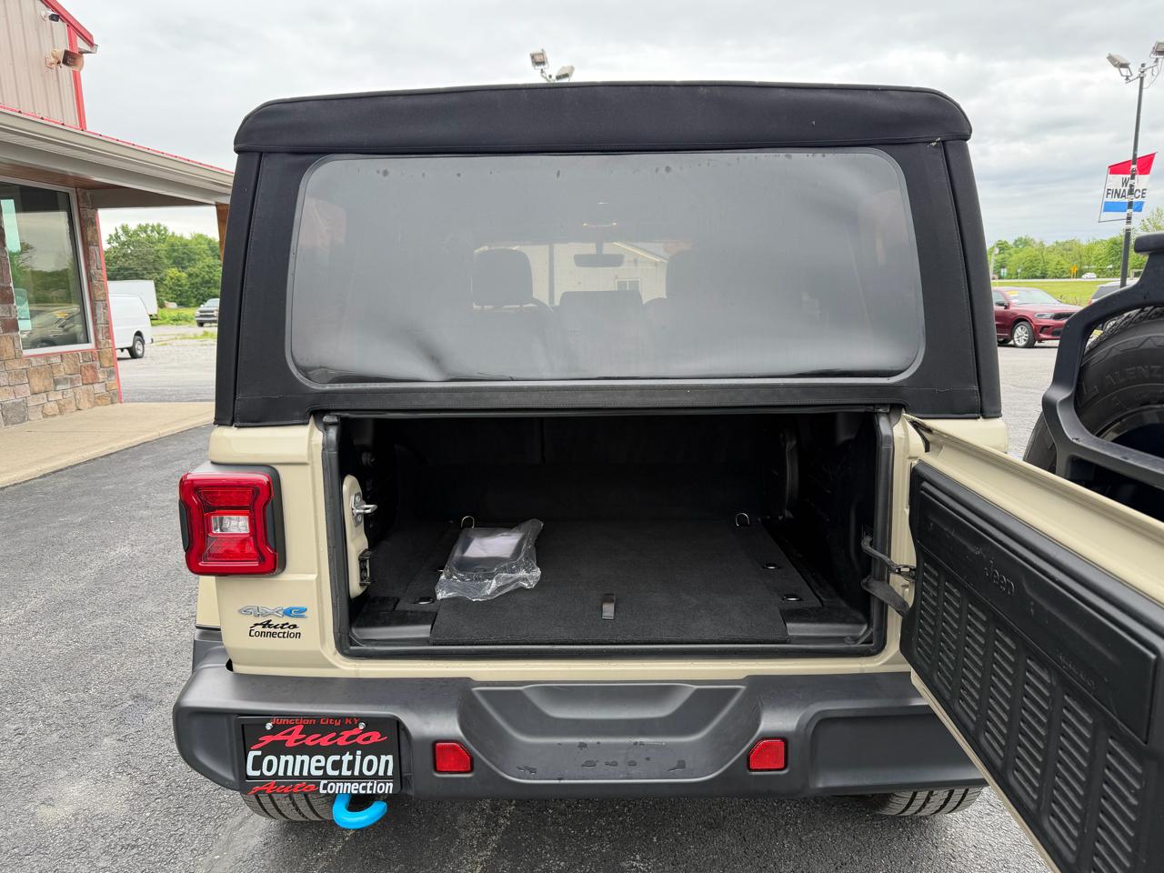Jeep Wrangler 4xe Unlimited Sahara 4x4 2022
