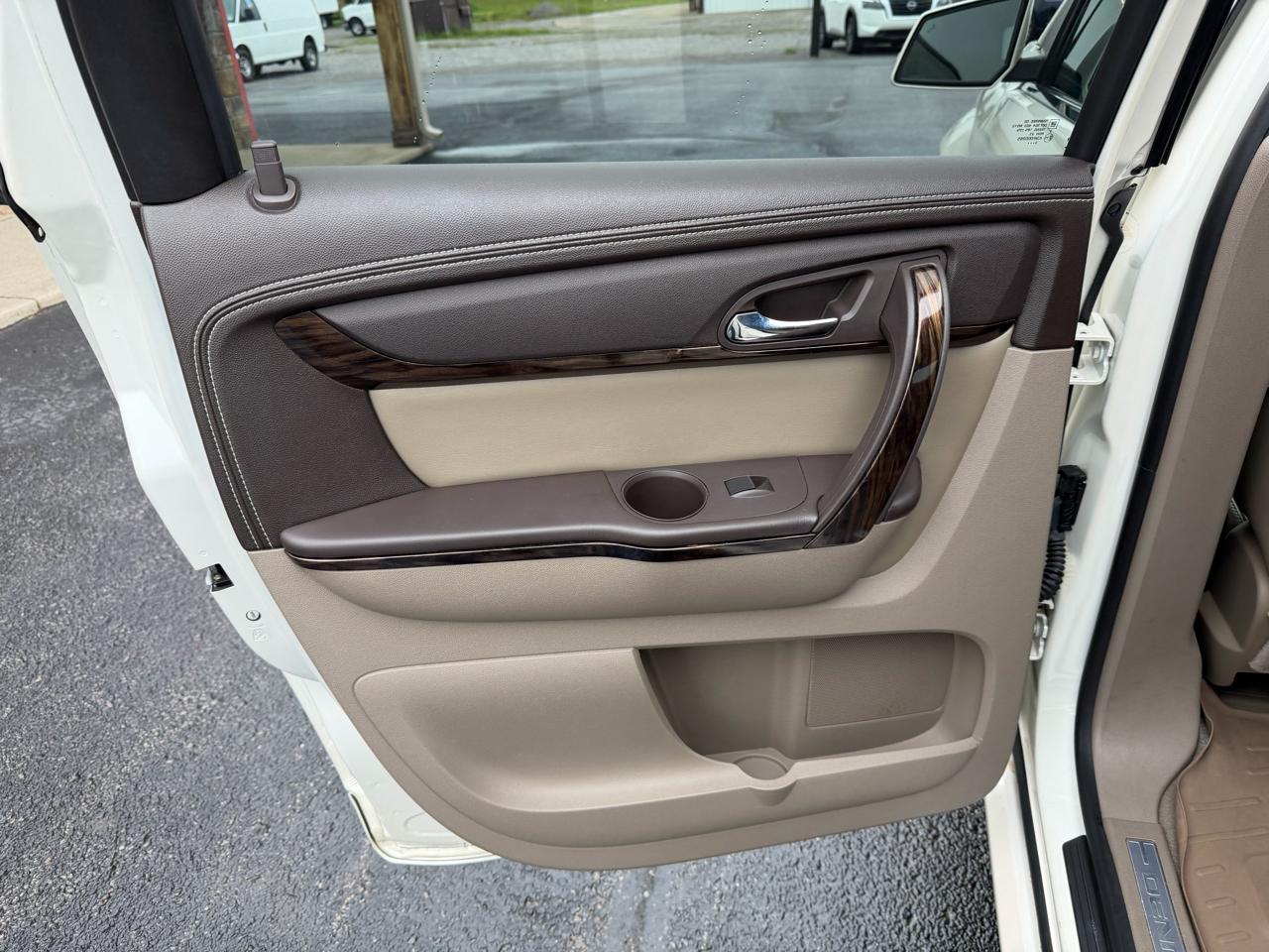 GMC Acadia FWD 4dr Denali 2014