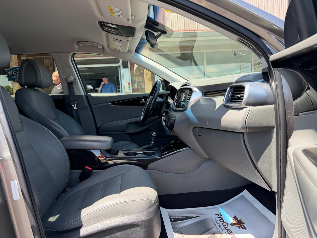 Kia Sorento AWD 4dr 3.3L EX 2016