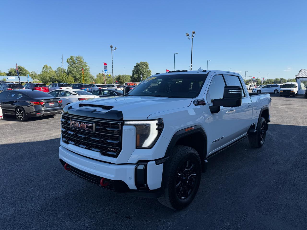 GMC Sierra 2500HD 4WD Crew Cab 159" AT4 2024