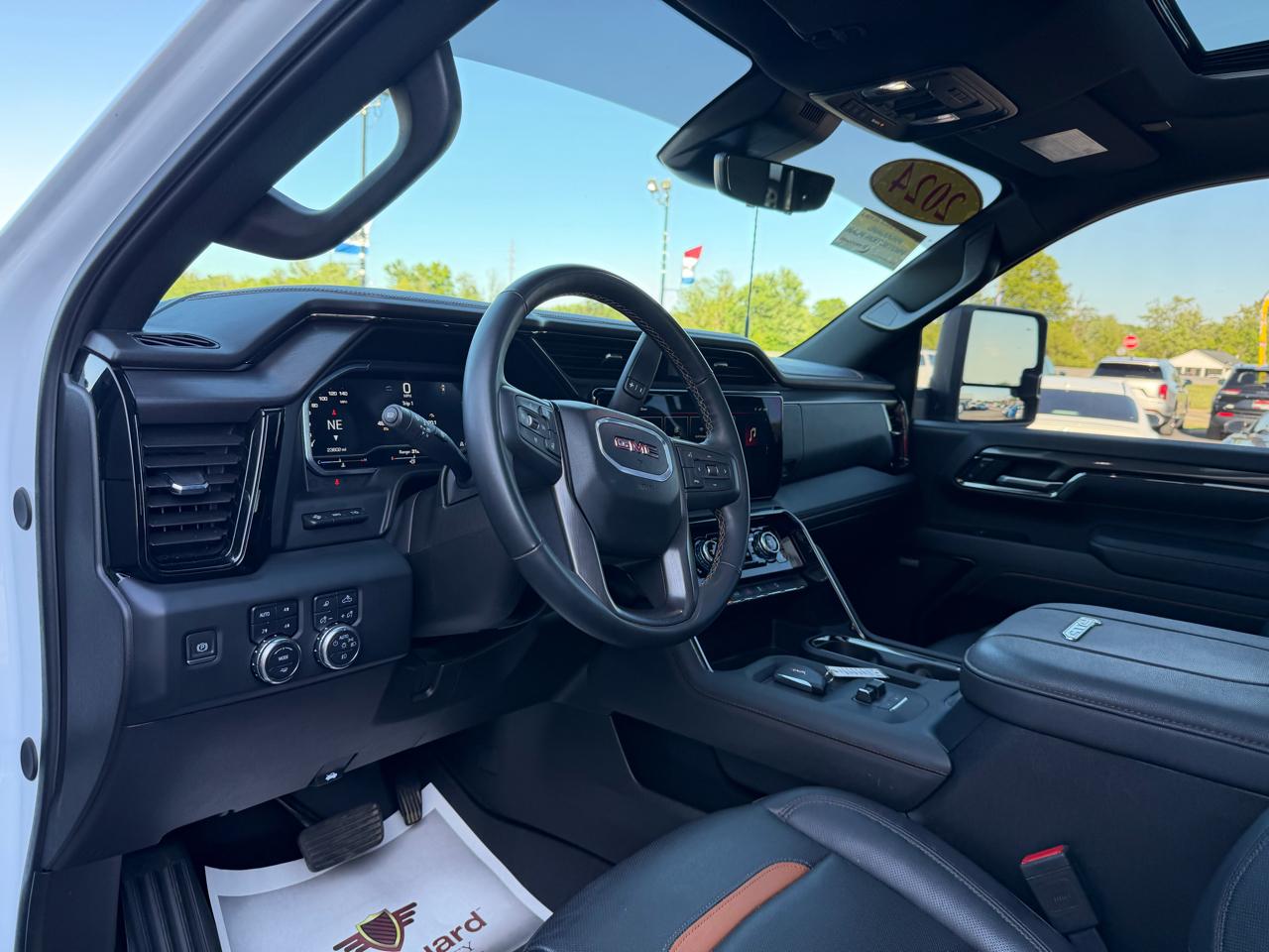 GMC Sierra 2500HD 4WD Crew Cab 159" AT4 2024