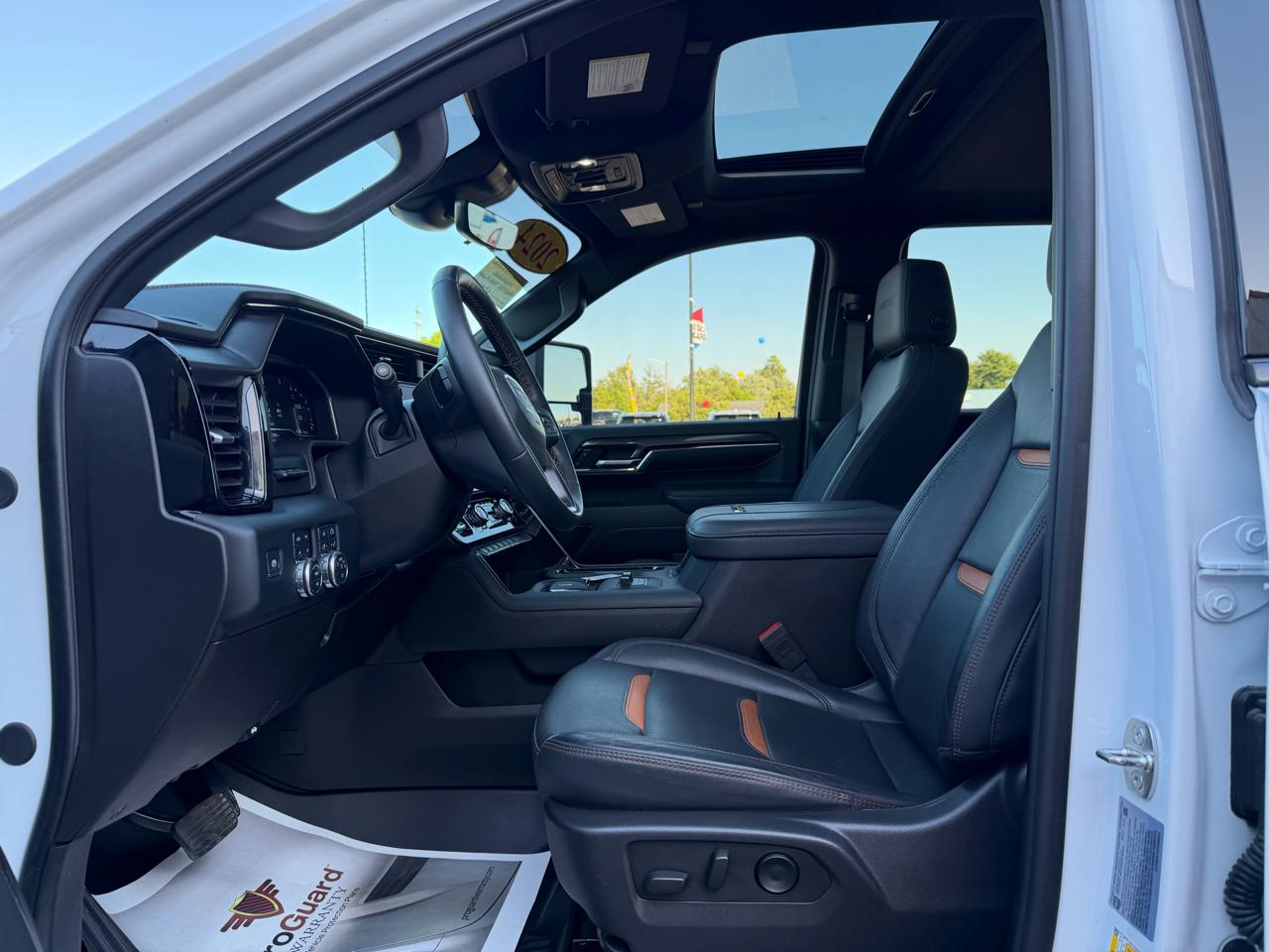 GMC Sierra 2500HD 4WD Crew Cab 159" AT4 2024