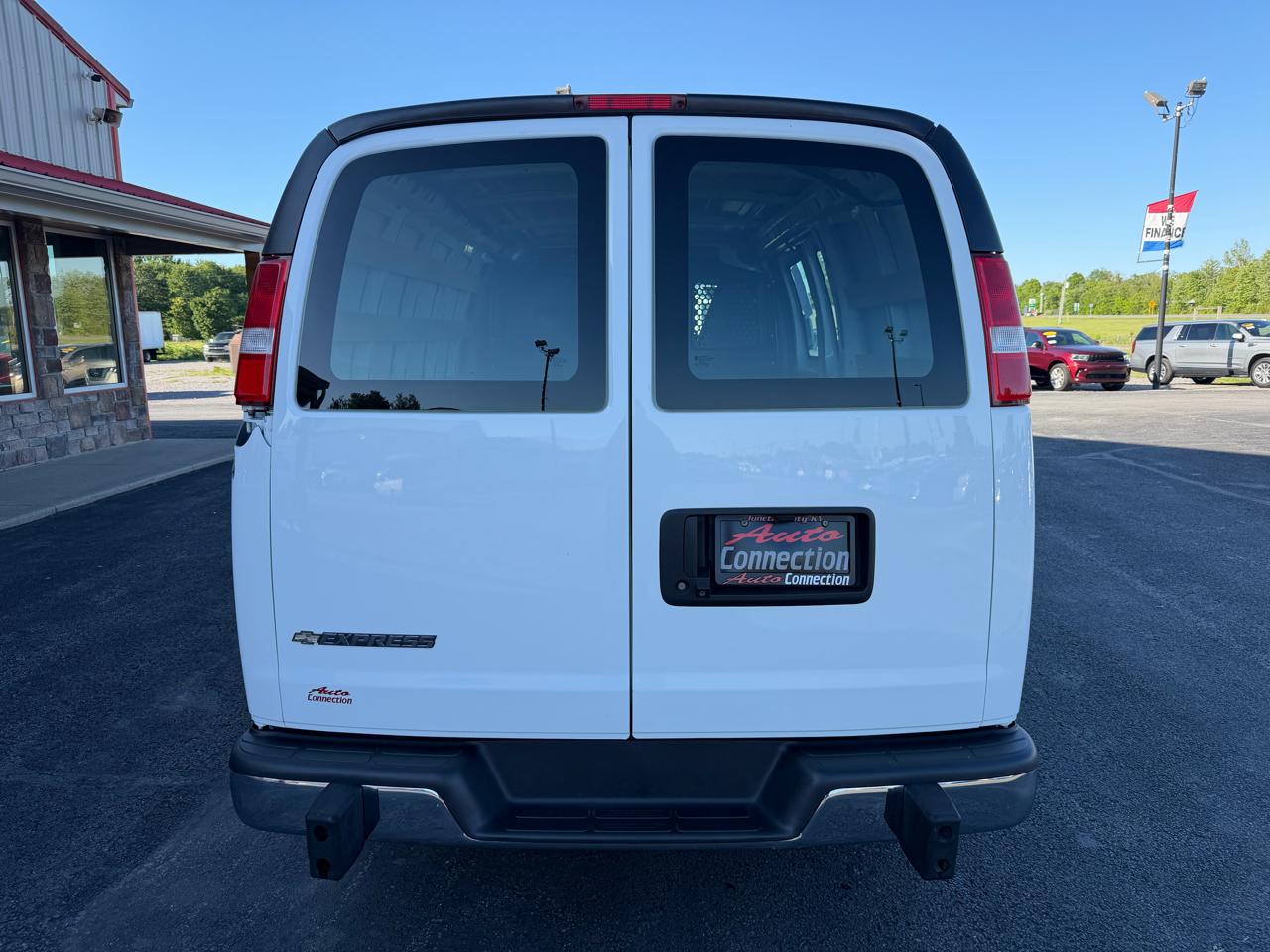 Chevrolet Express Cargo Van RWD 2500 135" 2020
