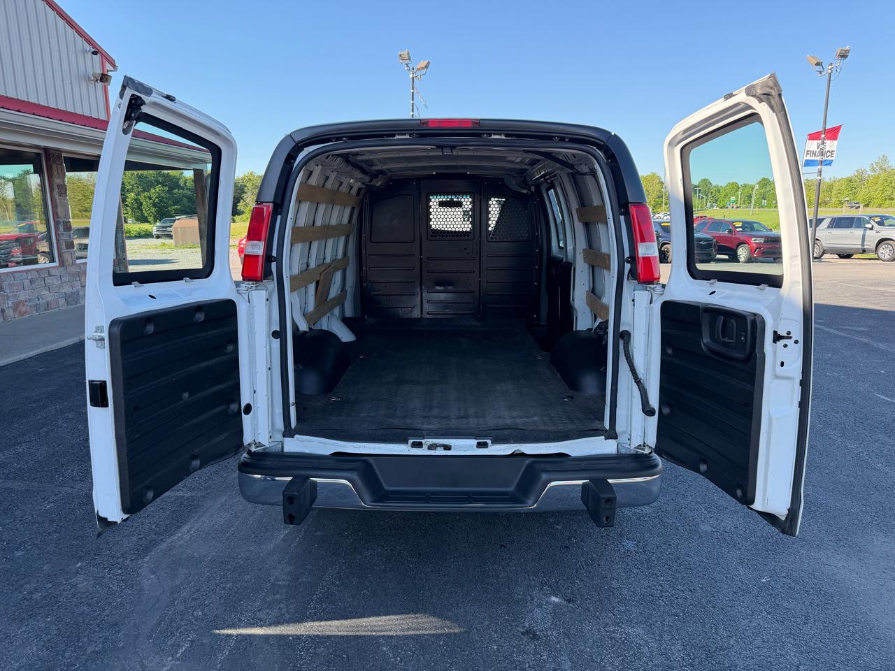 Chevrolet Express Cargo Van RWD 2500 135" 2020
