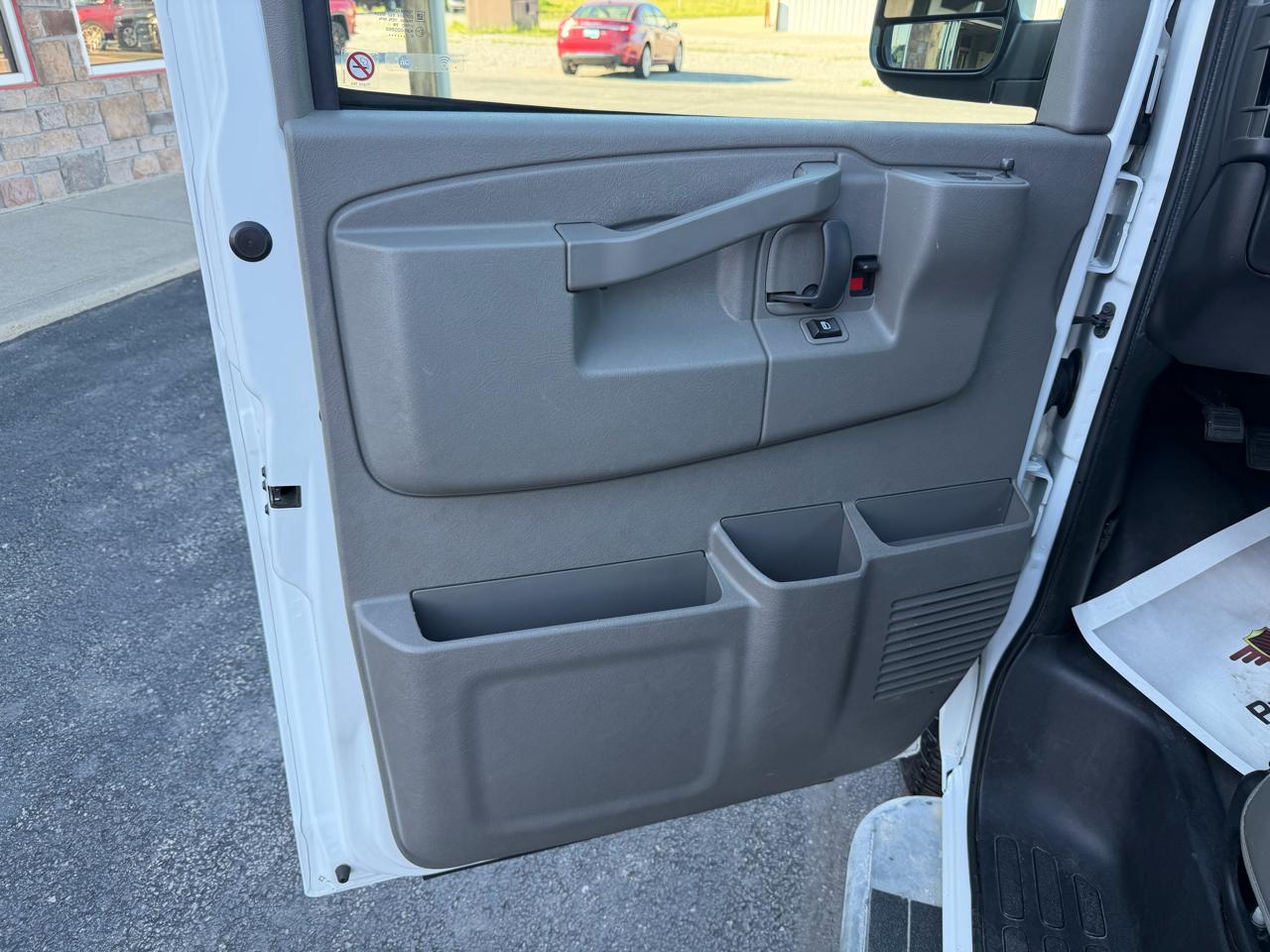 Chevrolet Express Cargo Van RWD 2500 135" 2020