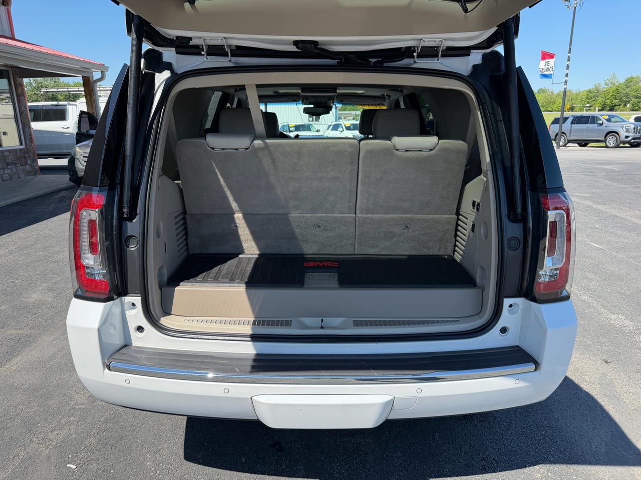 GMC Yukon 4WD 4dr Denali 2016