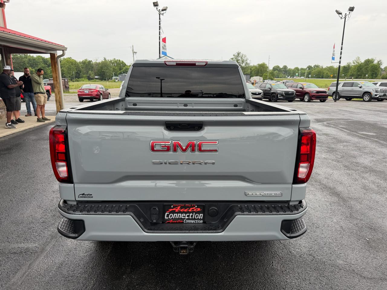 GMC Sierra 1500 4WD Crew Cab 147" Elevation w/3SB 2024
