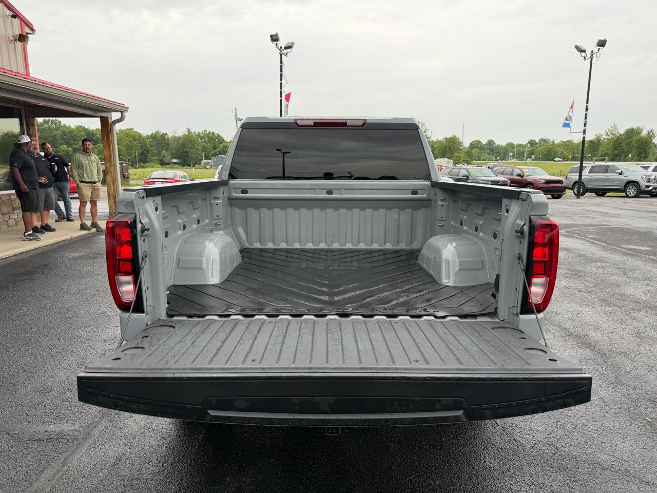GMC Sierra 1500 4WD Crew Cab 147" Elevation w/3SB 2024