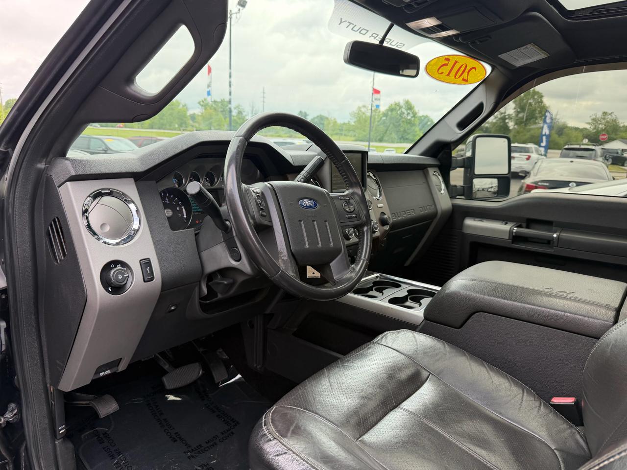 Ford Super Duty F-250 SRW 4WD Crew Cab 172" Lariat 2015