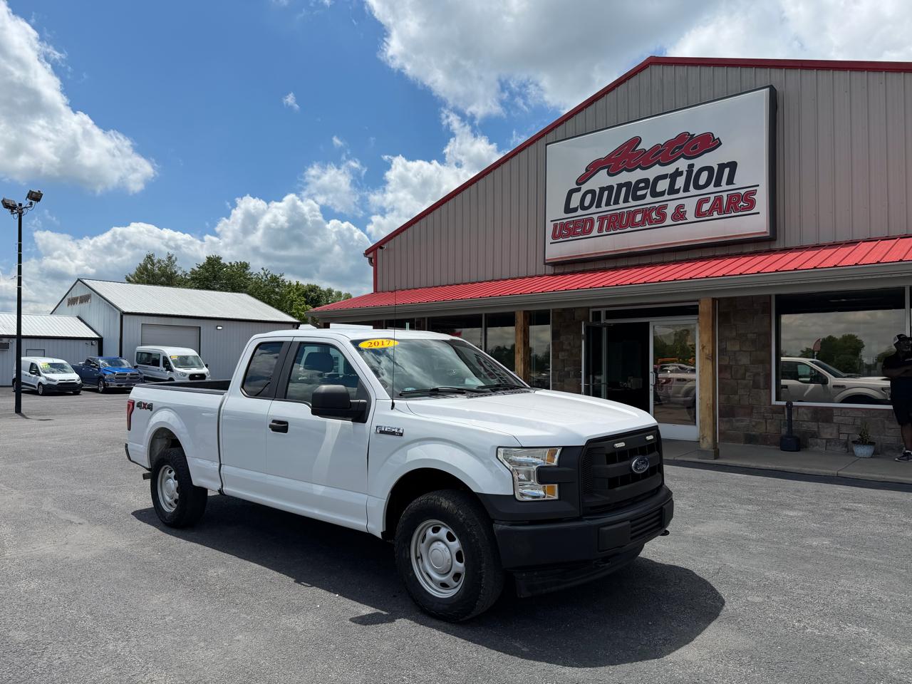 Ford F-150 4WD SuperCab 145" XL 2017