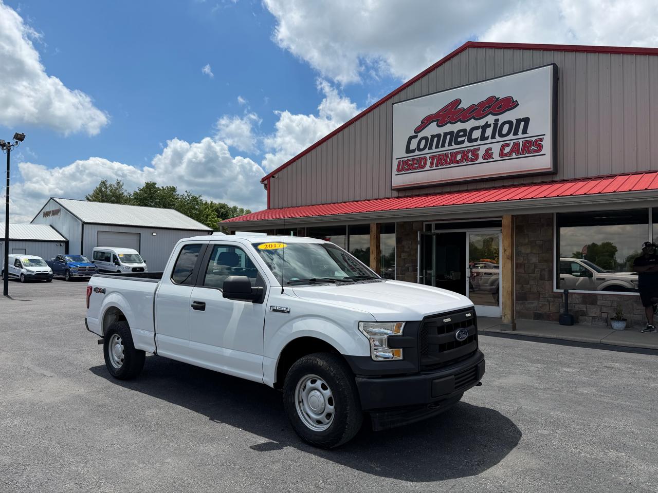 Ford F-150 4WD SuperCab 145" XL 2017