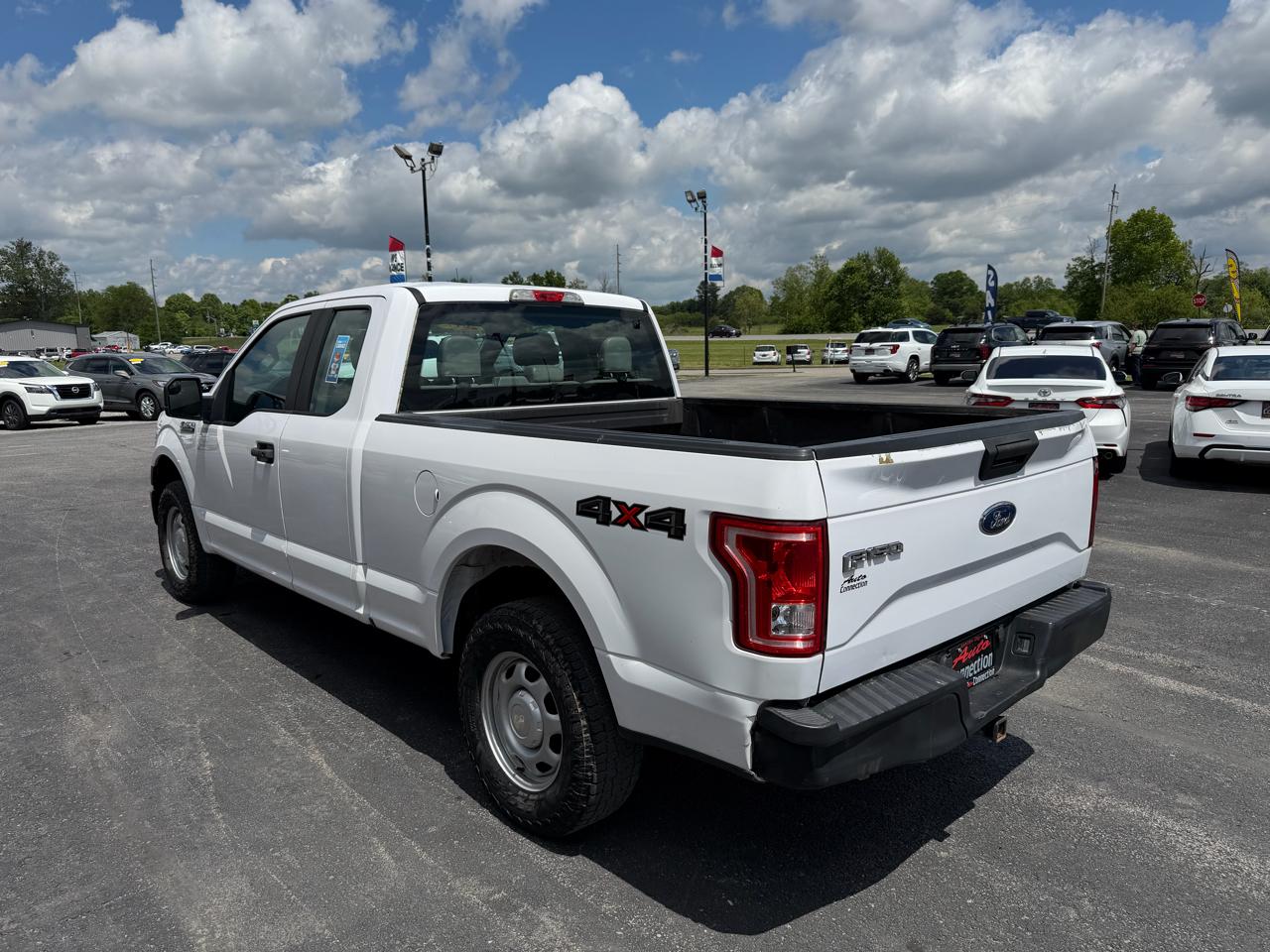 Ford F-150 4WD SuperCab 145" XL 2017