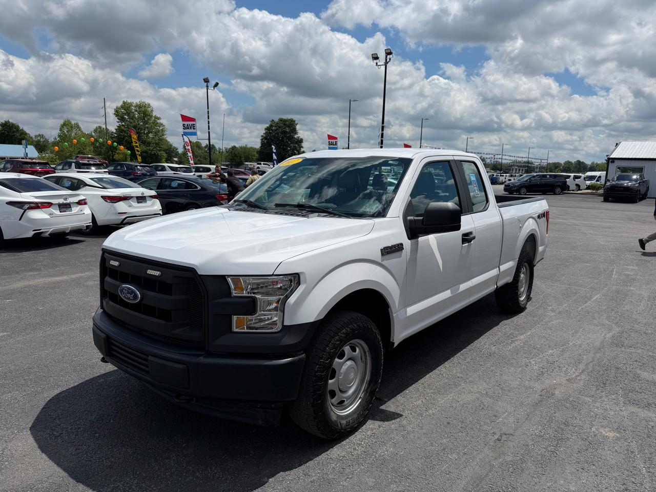 Ford F-150 4WD SuperCab 145" XL 2017