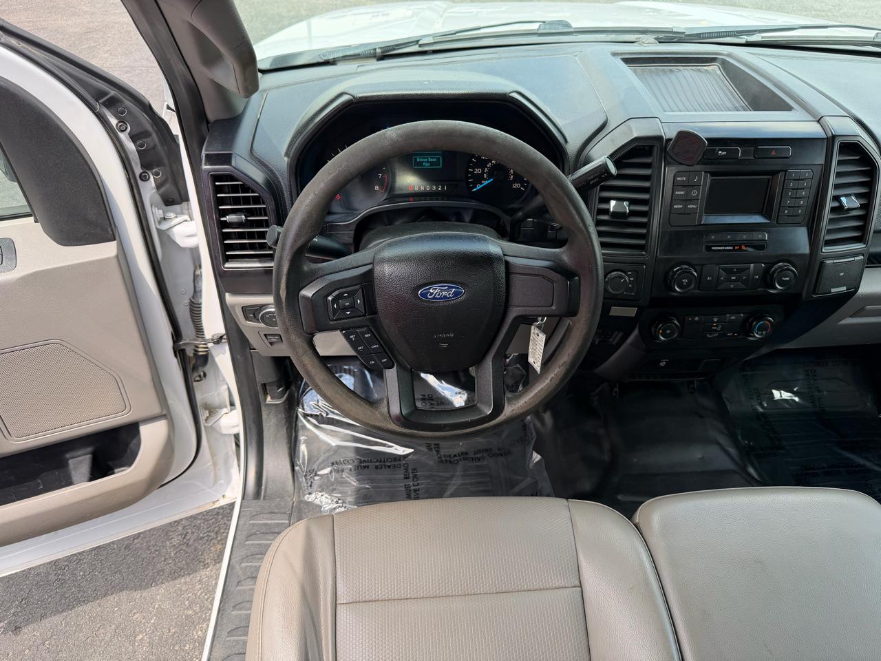 Ford F-150 4WD SuperCab 145" XL 2017
