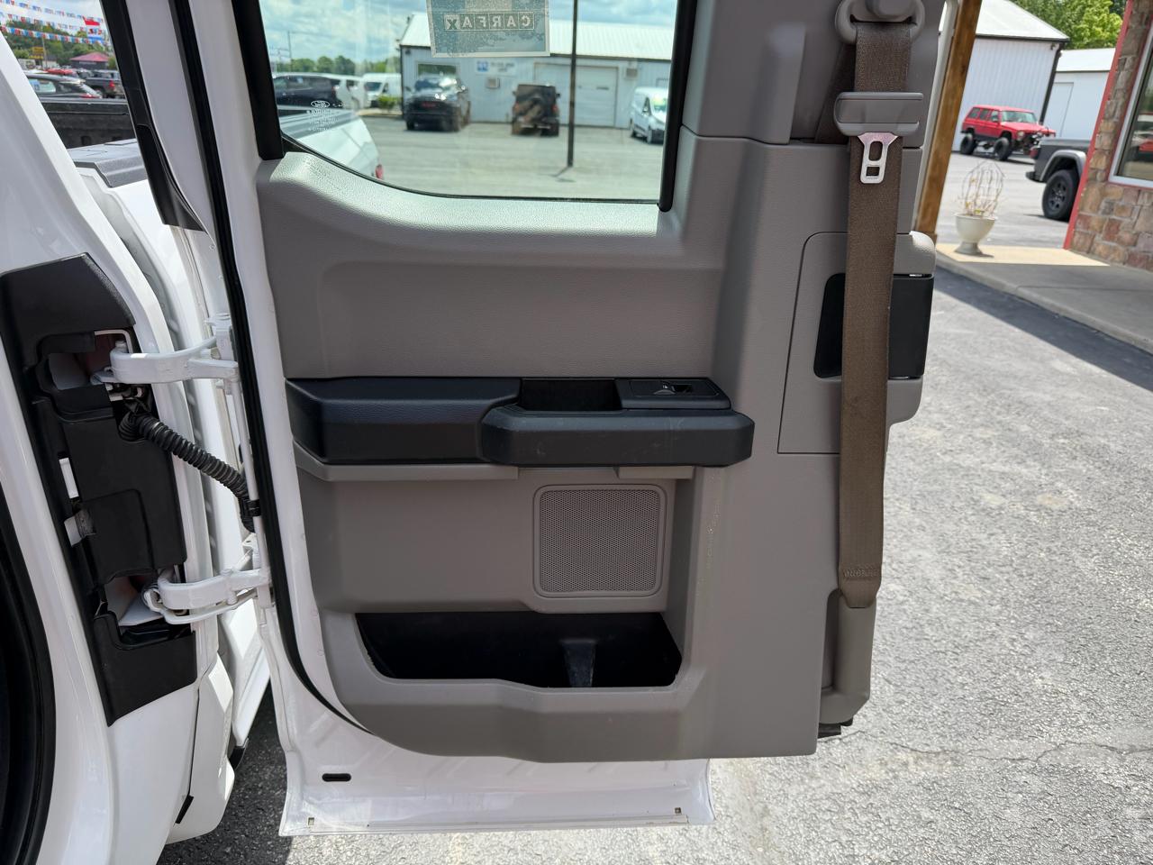 Ford F-150 4WD SuperCab 145" XL 2017