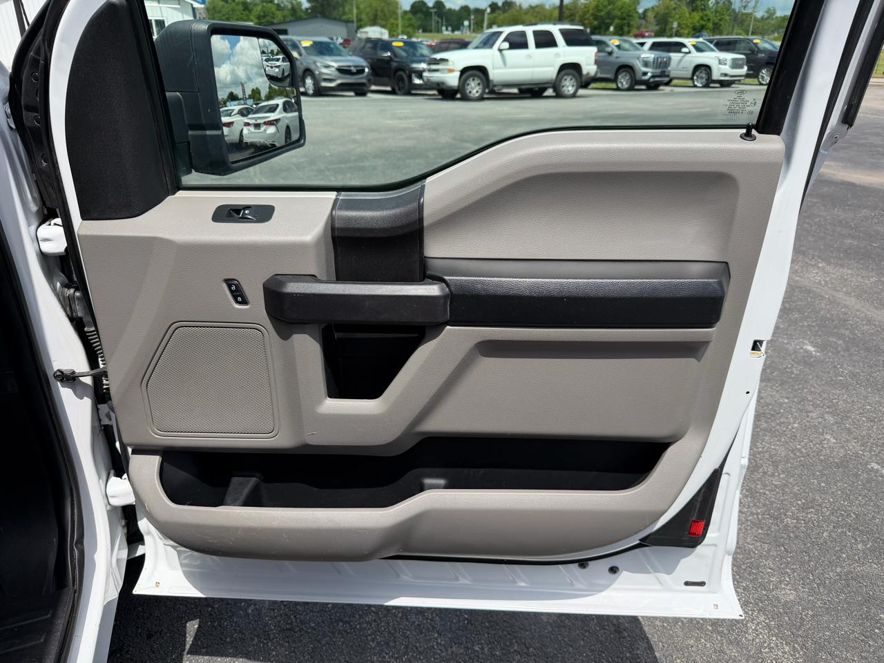 Ford F-150 4WD SuperCab 145" XL 2017