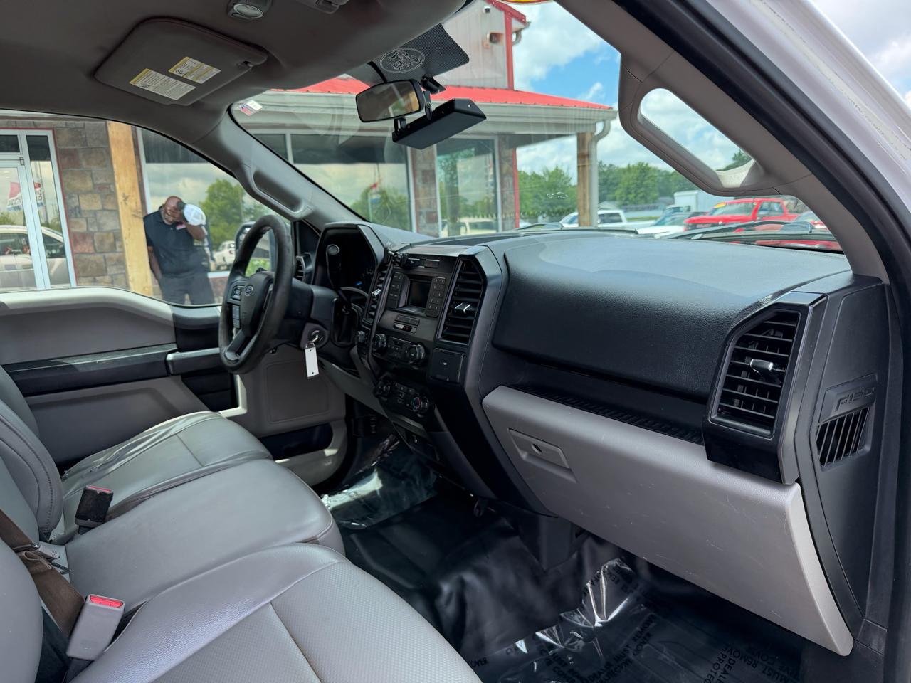 Ford F-150 4WD SuperCab 145" XL 2017