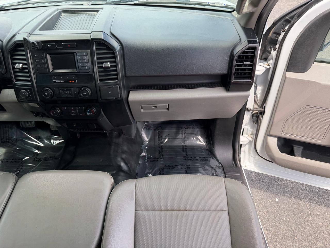 Ford F-150 4WD SuperCab 145" XL 2017