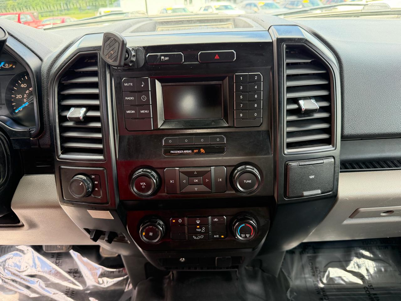 Ford F-150 4WD SuperCab 145" XL 2017